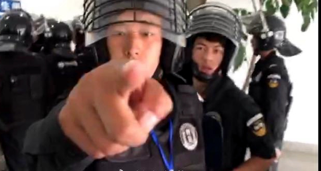 足球场上奇葩事件,足球联赛奇葩事件