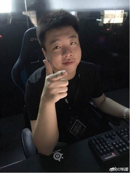 cf枪王马哲完整视频,cf马哲说要上一百个枪王