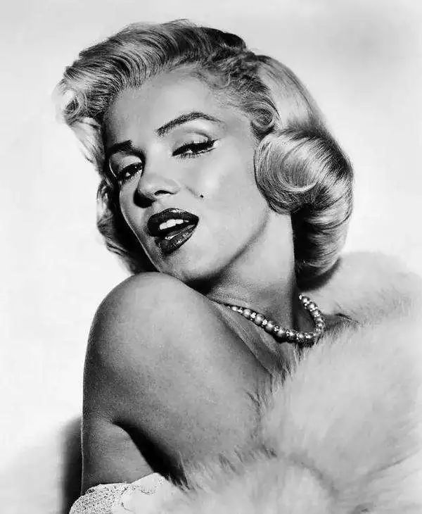 给什么都不缺的女生送礼物,给什么都不缺的亲戚送什么呢