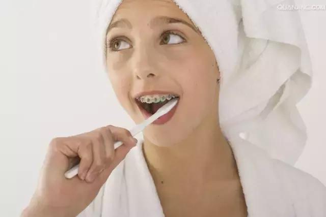 中年牙缝越来越大是什么原因,牙缝越来越大是什么原因引起的