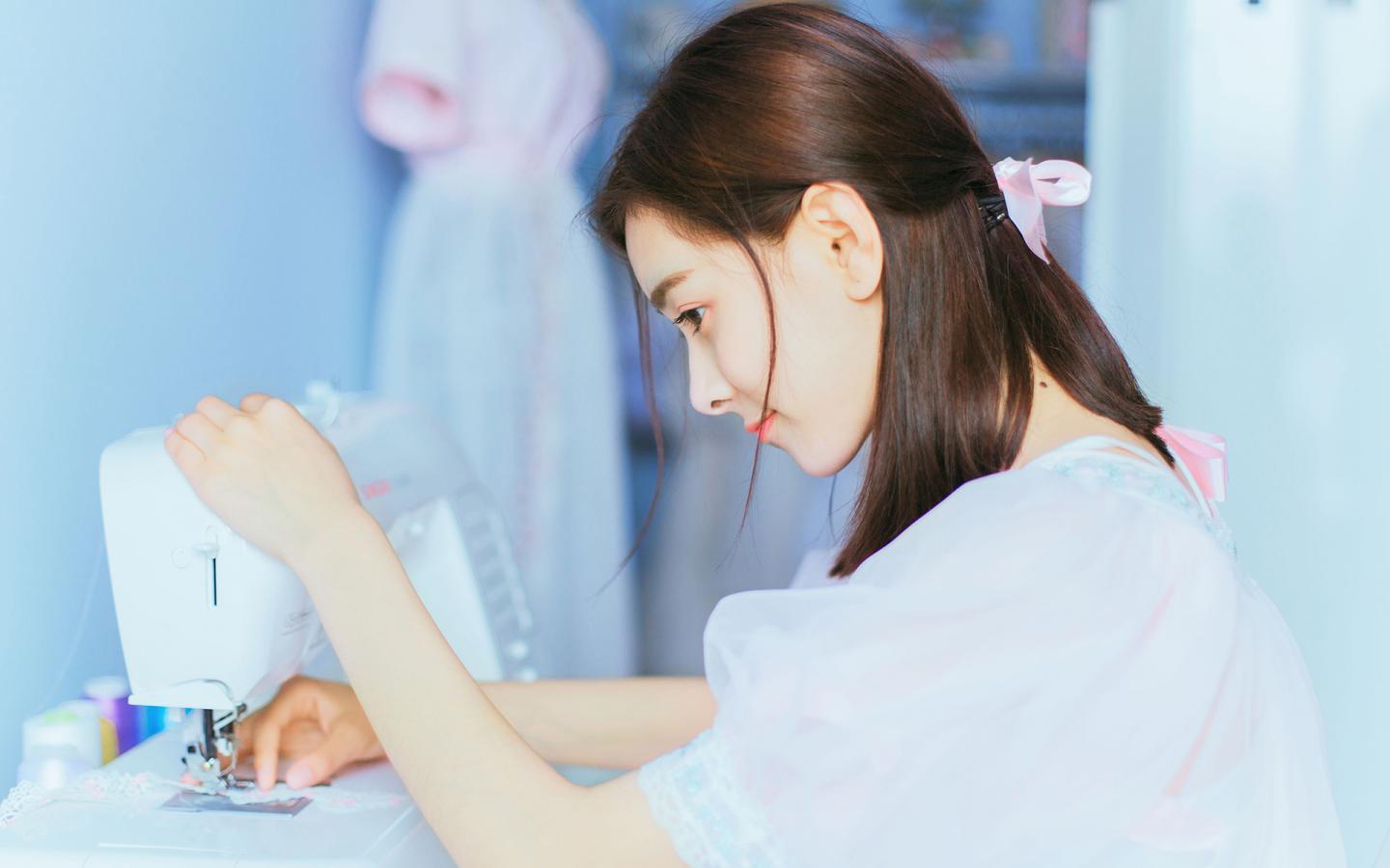 不是不会哄人只是想哄的人不是你,他不是不会哄人只是不想哄你