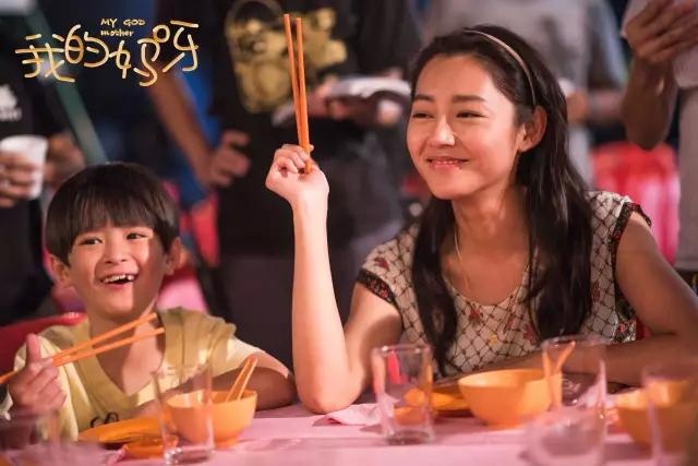 终于能在电影院看到一部让你笑着流泪的香港电影了