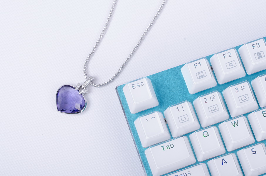 e元素z11和艾石头fe87哪个好,施华洛世奇水晶之恋