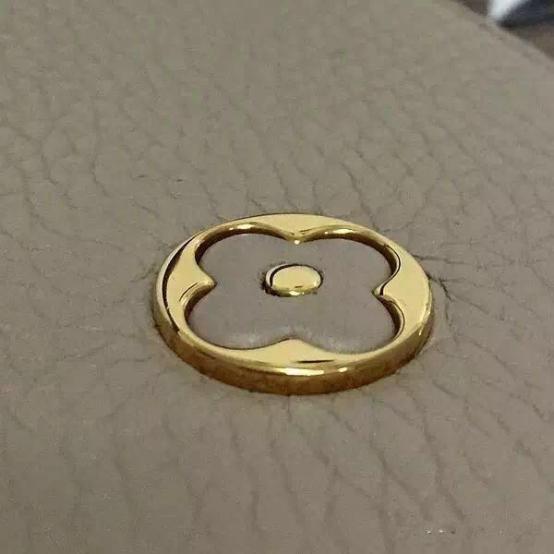 鉴定真假攻略LVCapucines手袋