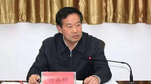 光明早报:贴吧、微博等被罚;节前油价迎两连涨