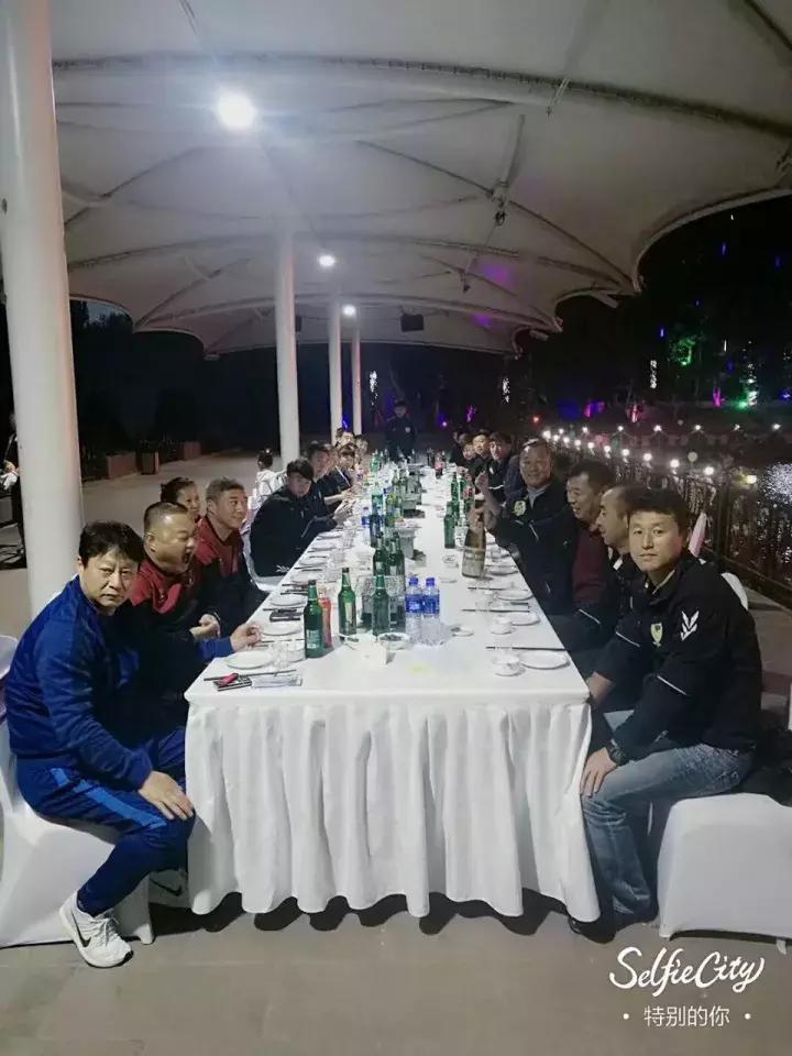 庆十一小飞侠教练集体打call唐尧东出席提供宝贵经验