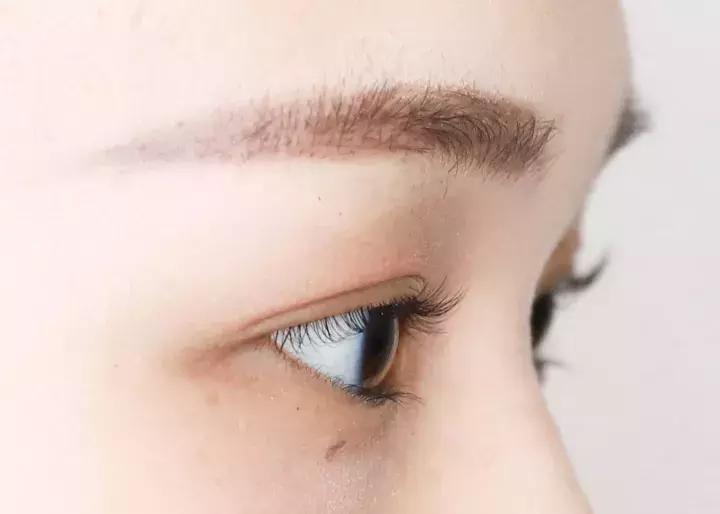 日常眼妆小技巧三步轻松搞定眼妆,眼妆新手学起来最简单的方法