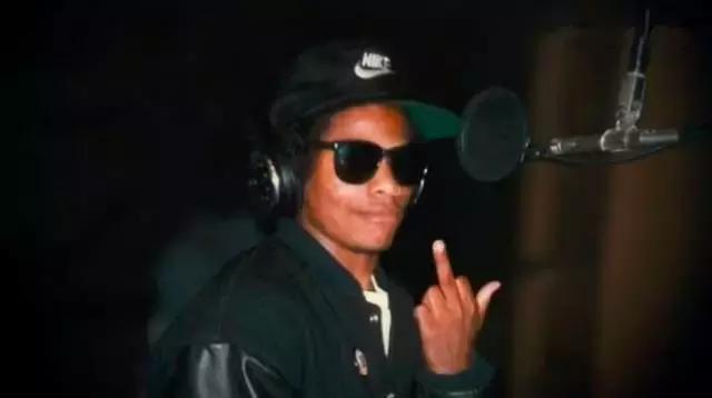 苹果收购beats多少钱,苹果收购beats耳机案例分析