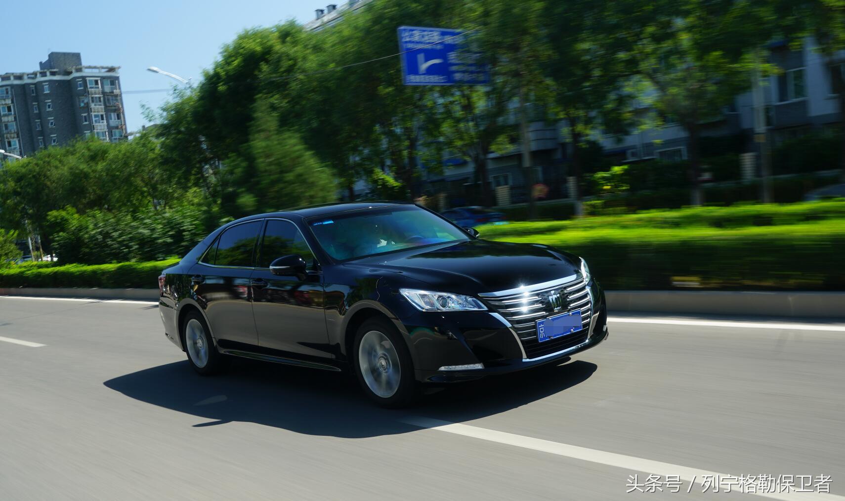 皇冠14代精英版试驾视频测评,14代皇冠车主用车评论