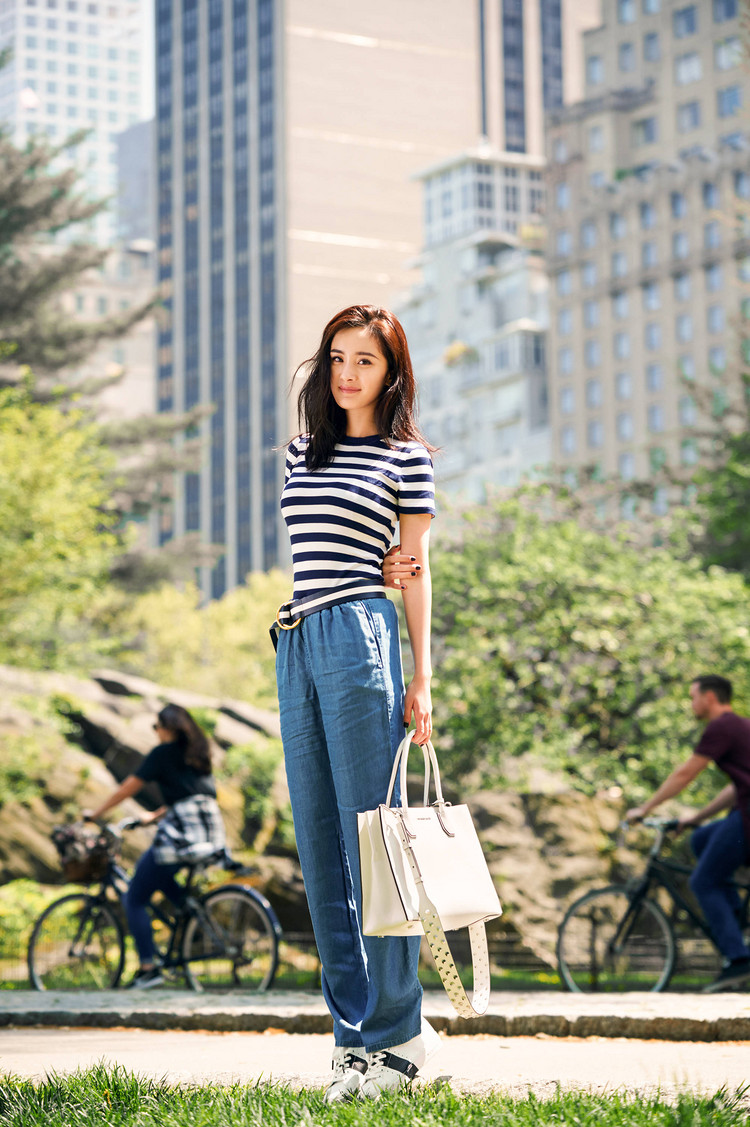 杨幂mk同款哪个颜色好看,深扒杨幂穿过的平价单品