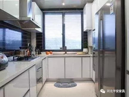 怎样根据家里的尺寸摆放家具,定制家具和墙面缝隙合理的尺寸