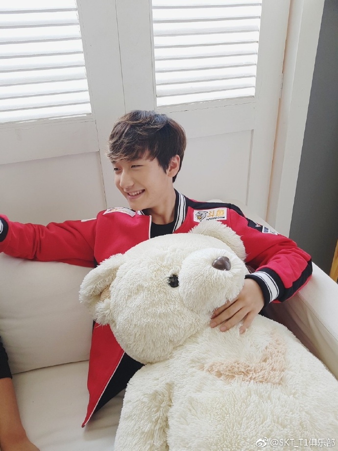 skt新队服效果,skt最好看的队服