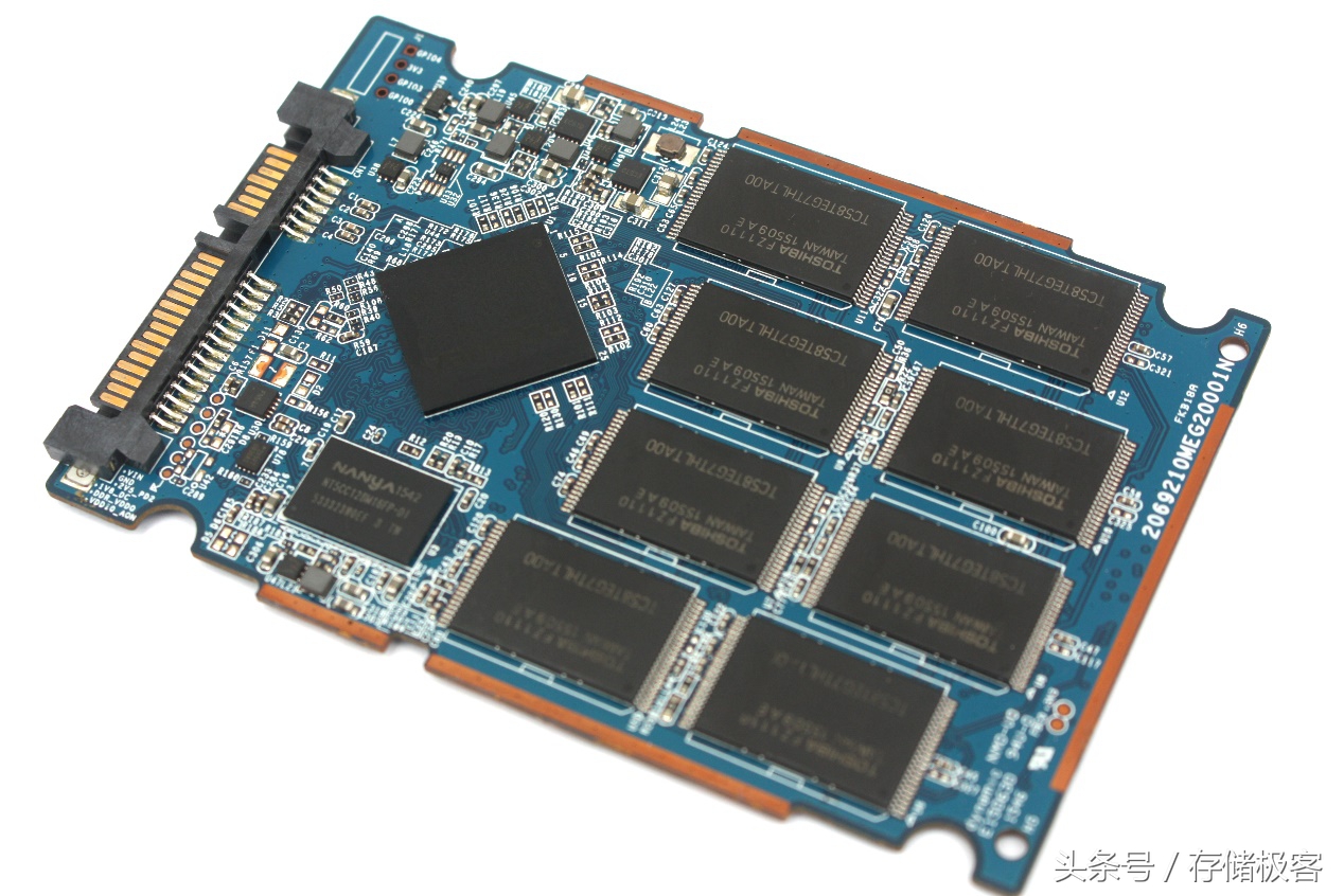 8tb固态硬盘拆解,m2固态硬盘拆芯片
