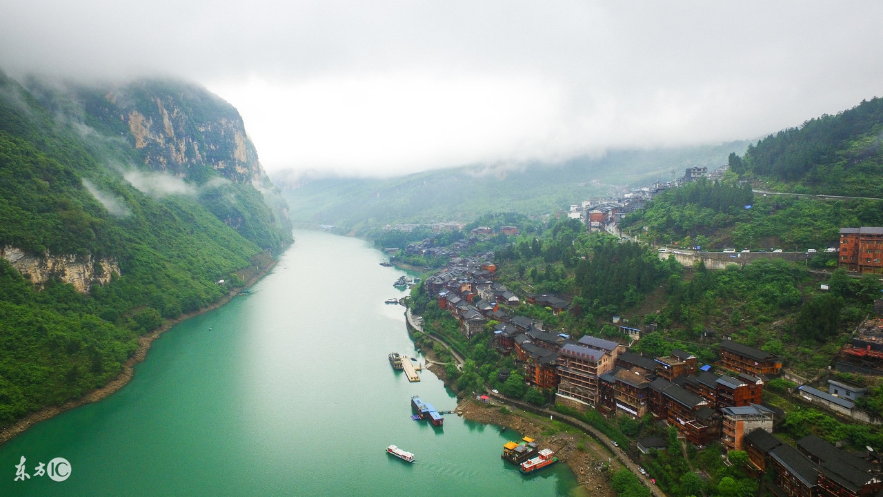 穿行马路上的车简笔画,穿行书写法