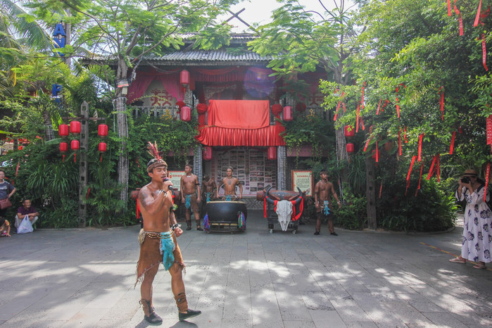 带着寻宝记游遍祖国大好河山,带着挖机去海边度假