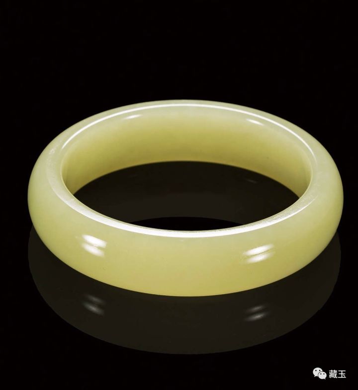 900000块买的玉手镯估价,9000左右的玉手镯