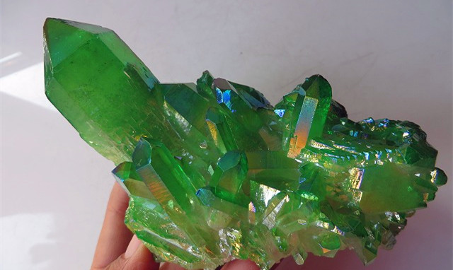 晶莹剔透的水晶-其莹如水，其坚如玉