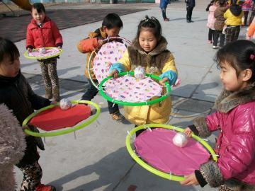 40种自制幼儿体育器械废物利用,幼儿园自制户外体育器械保龄球