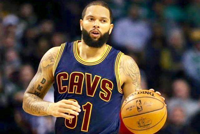 美媒晒08梦之队旧照，当年怪兽今却患怪病一人狂坑詹皇成废柴