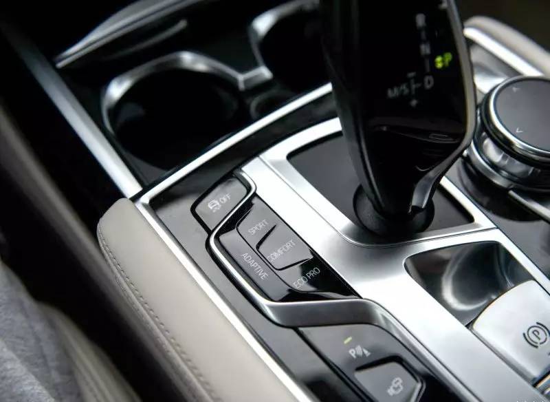 试驾宝马730li3.0l六缸,宝马730li2.0t够用吗