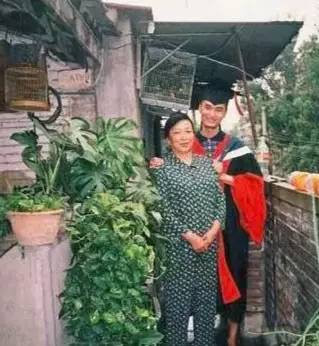 博士、诗人、网民一起告诉你，HUANG，还是要涉的