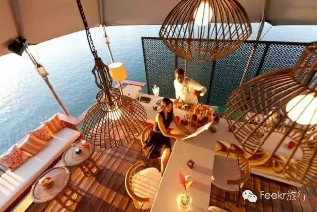 这个与马尔代夫隔海相望的火山岛国，免签人少，还可以玩遍海陆空