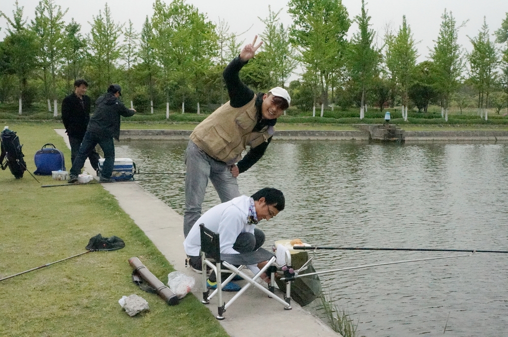 独钓静乐、群钓同乐、竞钓比乐，钓鱼的医疗保健