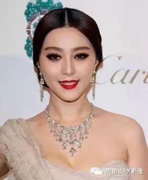 拍照怎么笑得好看又自然不露牙,拍照时如何笑得更好看更自然