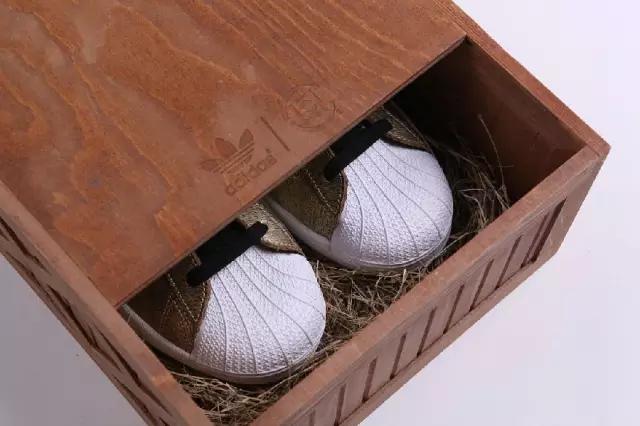 你脚上NMD的“前世今生”都在鞋盒上