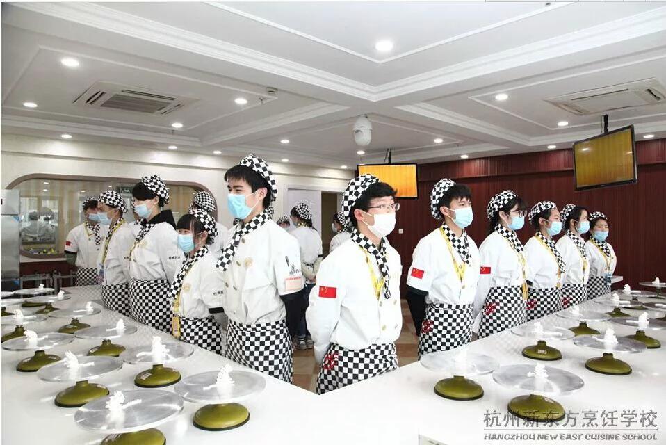 烘焙培训学校推荐欧米奇西点学校,学烘焙西点到哪个学校比较靠谱