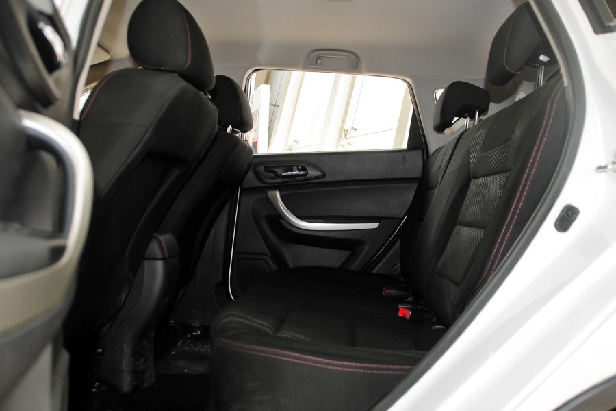 浣庝环鍙堟湁妗ｆ鐨勮溅,浣庝环澶栬濂界湅鐨勮溅