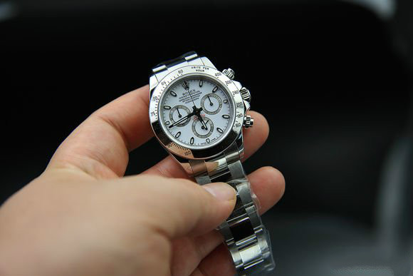 劳力士迪通拿戴着丢人吗,劳力士迪通拿金表是真的吗