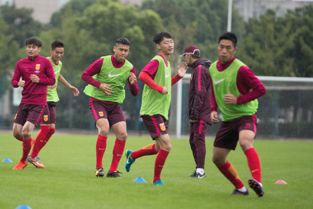 不坠青云志|临江合刃!U22男足迎战洪都拉斯海报出炉