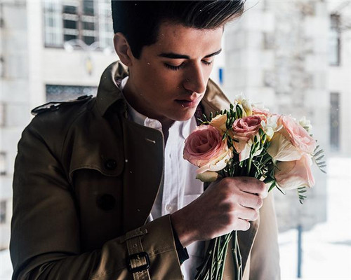 办公室练瑜伽的小动作,从零开始学瑜伽办公室瑜伽