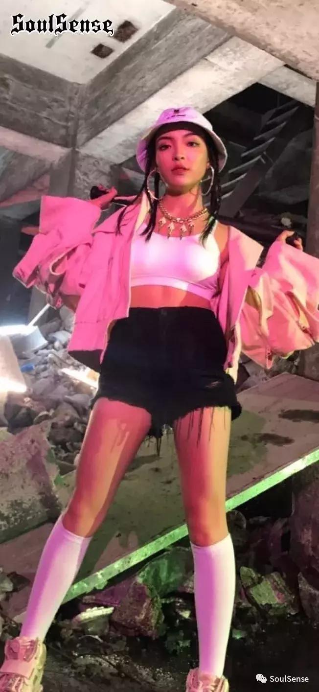 从《中国有嘻哈》rapper的服饰，看2017秋季服饰搭配