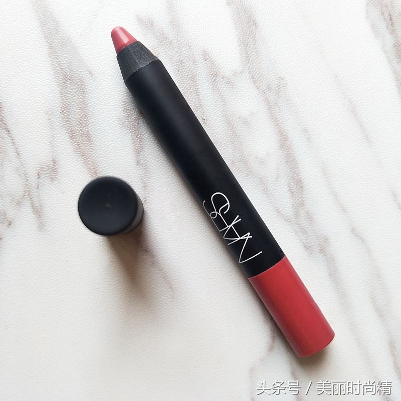 试色唇膏笔香奈儿,nars唇膏笔哪个色号好看