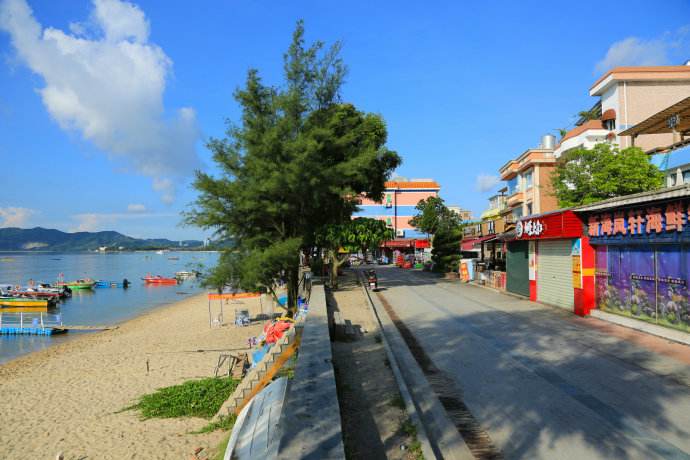 只因在人群里多看了你一眼风景,只因为在人群中多看了你一眼男生