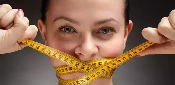 产后坐月子的谣言,产后束腹带是不是智商税