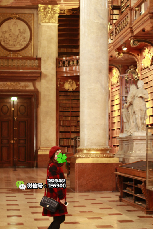 年入百万美女销售,年入百万的美女