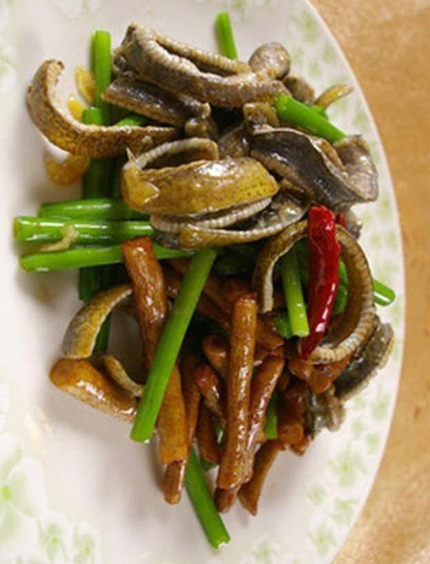 韭菜炒黄鳝的功效与作用是什么呢,韭菜炒黄鳝的功效与作用是什么