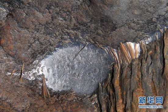 怎么知道一块石头是不是鸡血石,如何知道一块石头是不是玉石