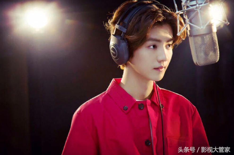 鹿晗回应恋情采访视频,鹿晗官宣恋情时关晓彤的回应