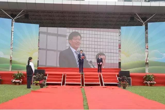 数千嘉宾、校友共赏武汉市四十九中人文探索60年