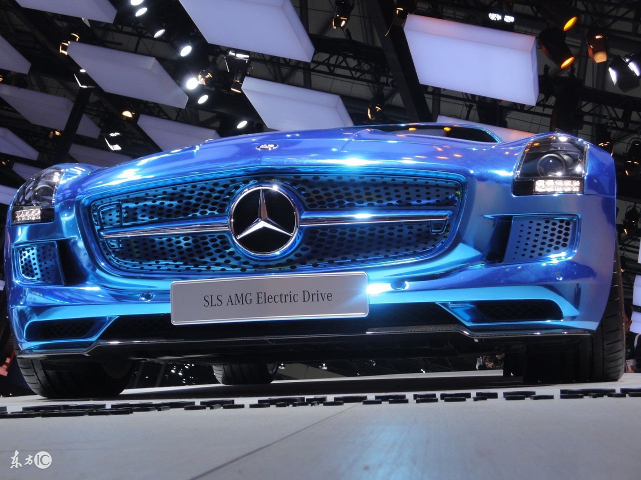 买车低配还是买高配?买了低配改高配划算吗?