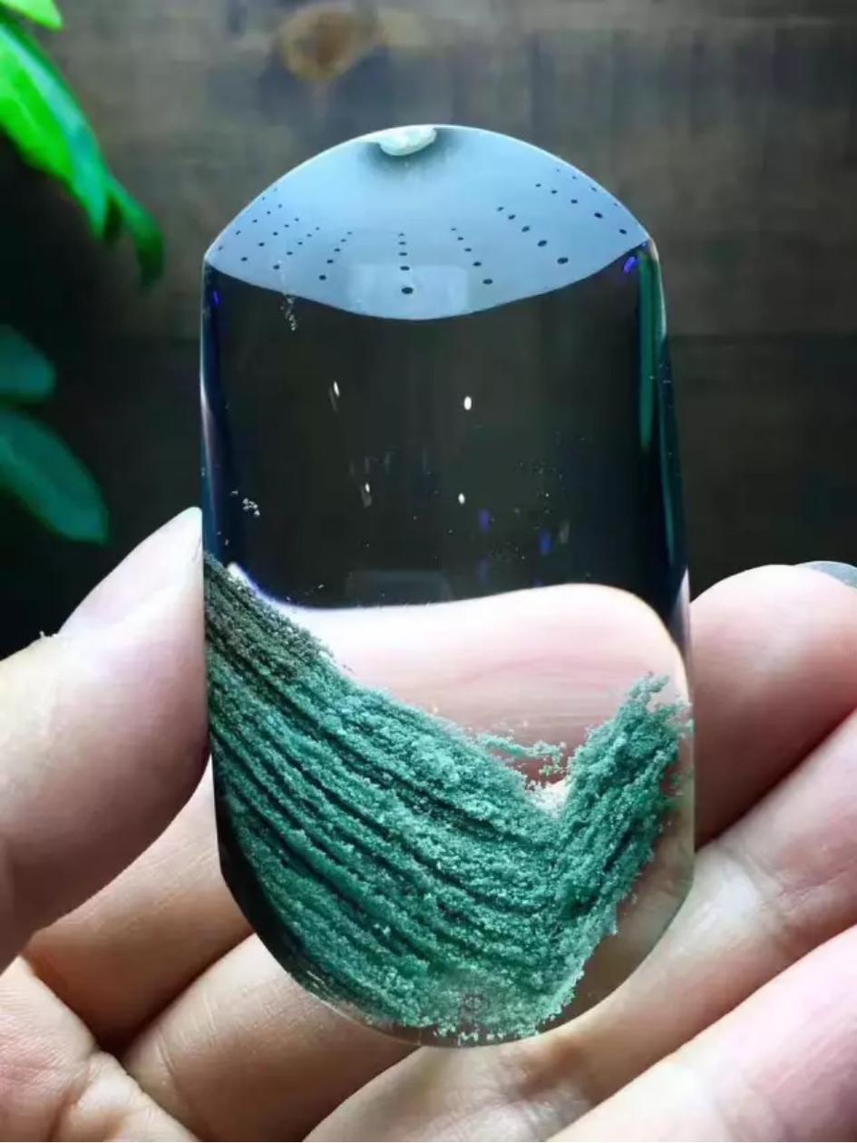 天然水晶和人工水晶的分辨,天然水晶与人造水晶镜的鉴别