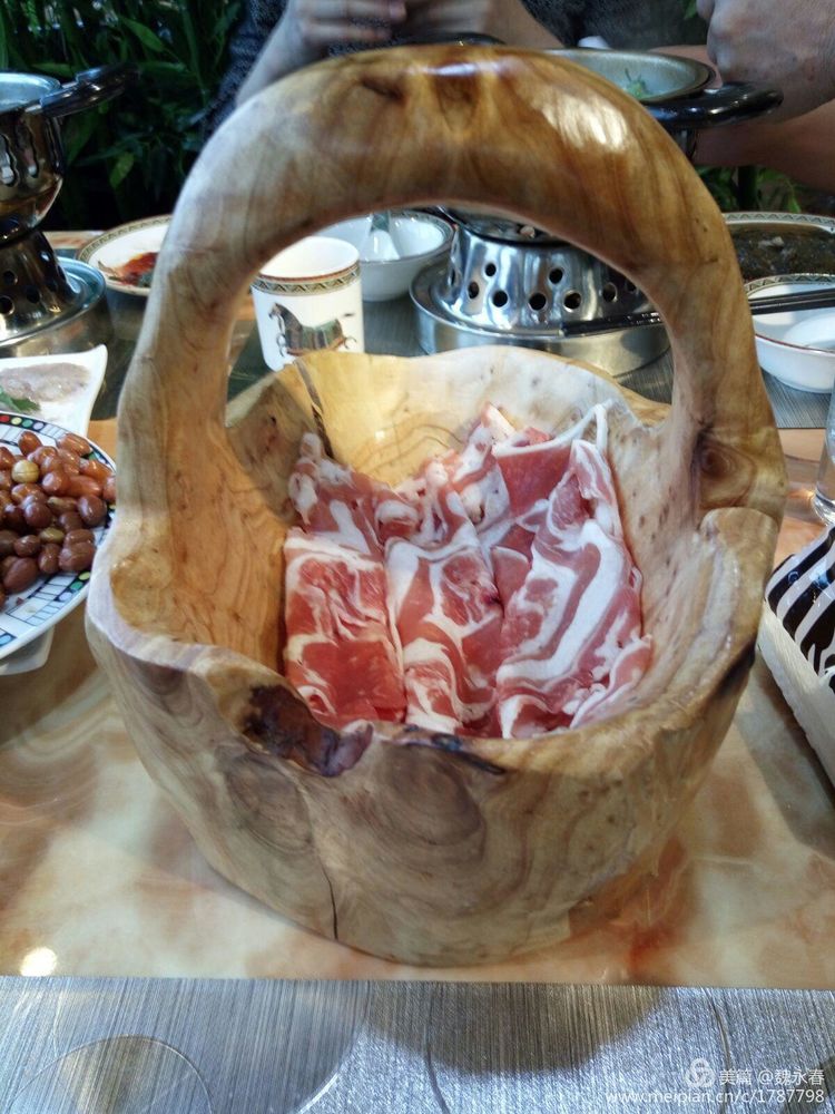 旅游、度假、休闲娱乐为一体的内蒙古根河市敖鲁古雅旅游度假村