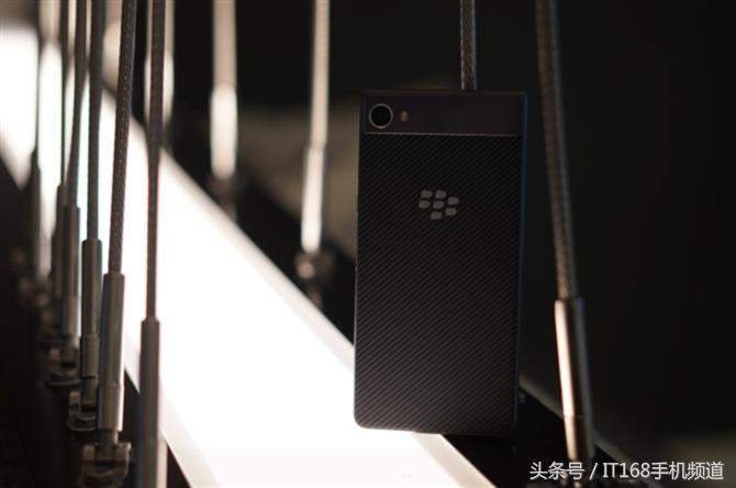 黑莓还会发布全键盘手机吗,黑莓最新全面屏