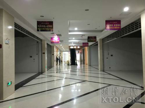 湘潭市车库改成门面,开发商车库变商铺