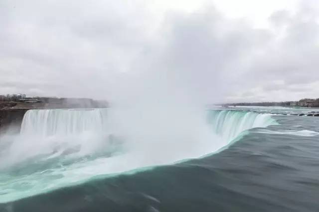 荒野猎人小李子和土著人,荒野猎人小李子救印第安女人