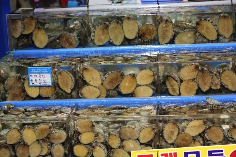 这里可能是唯一能够满足你吃到巨无霸海鲜和偶遇Runningman的地方了！